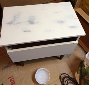 1970'er Nachtschrank mit Chalk Paint ™ gepimpt