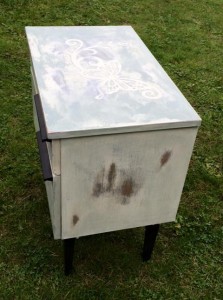 1970'er Nachtschrank mit Chalk Paint ™ gepimpt